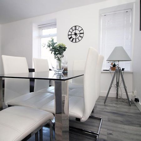 Executive Style 2 Bed Flat In Bridgend F2 Apartment Exterior foto