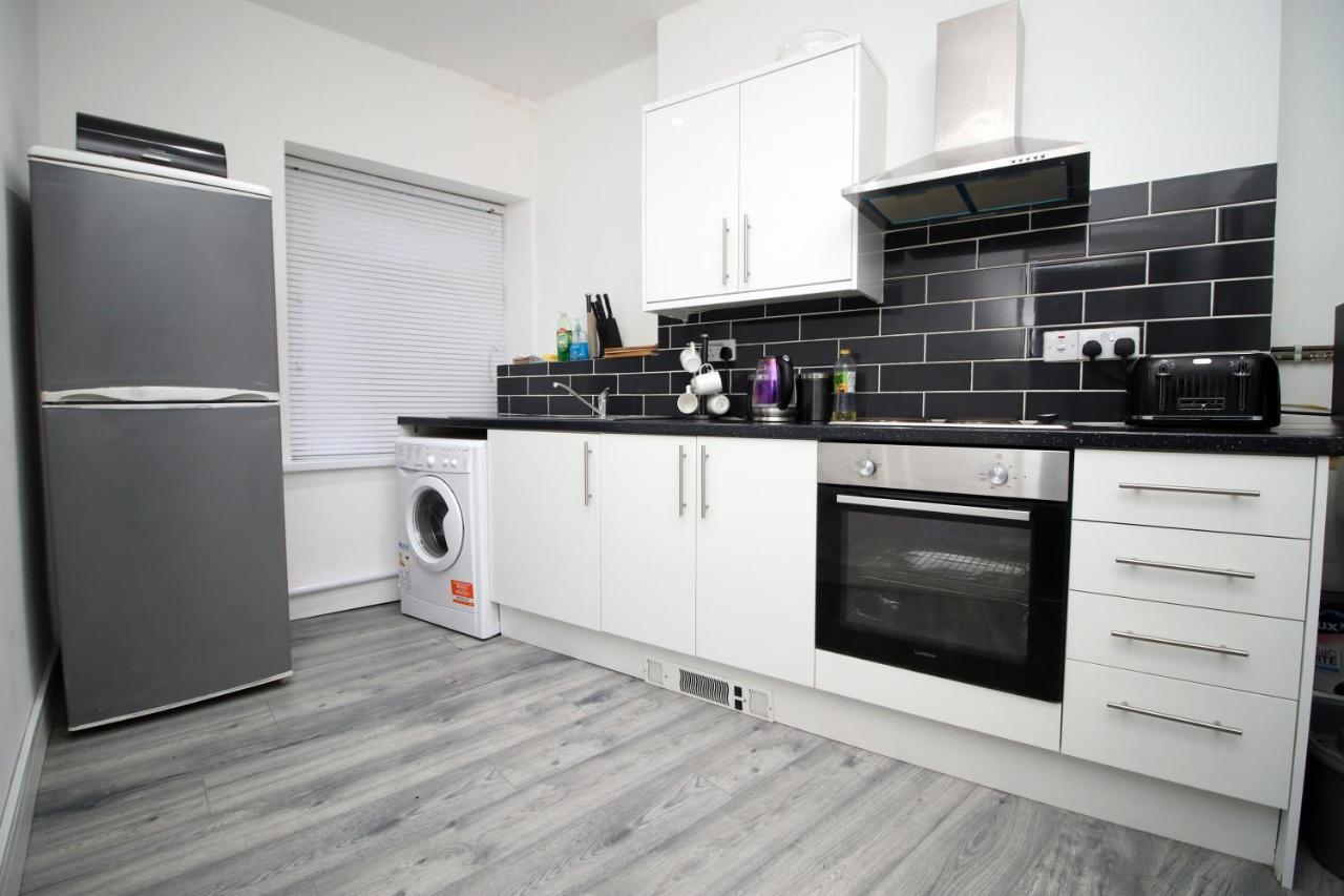 Executive Style 2 Bed Flat In Bridgend F2 Apartment Exterior foto