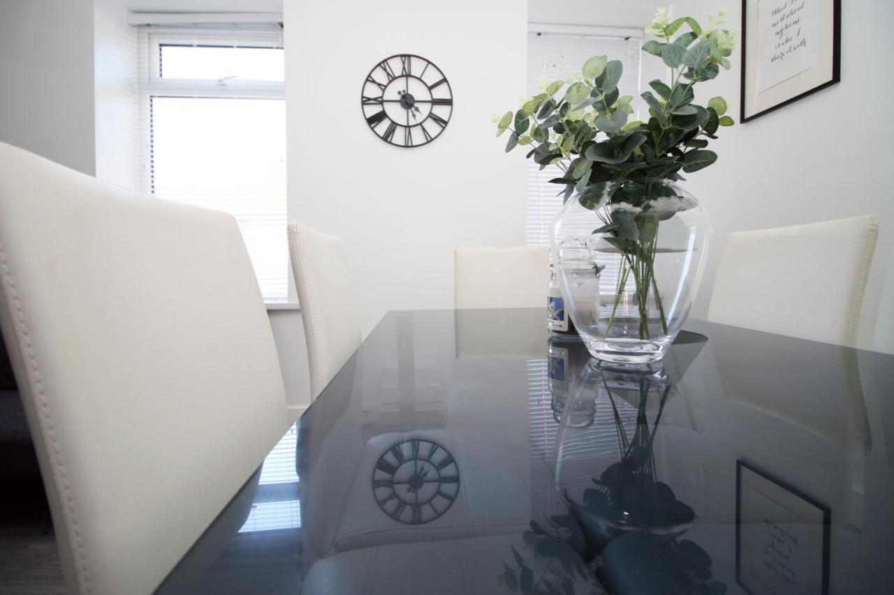 Executive Style 2 Bed Flat In Bridgend F2 Apartment Exterior foto