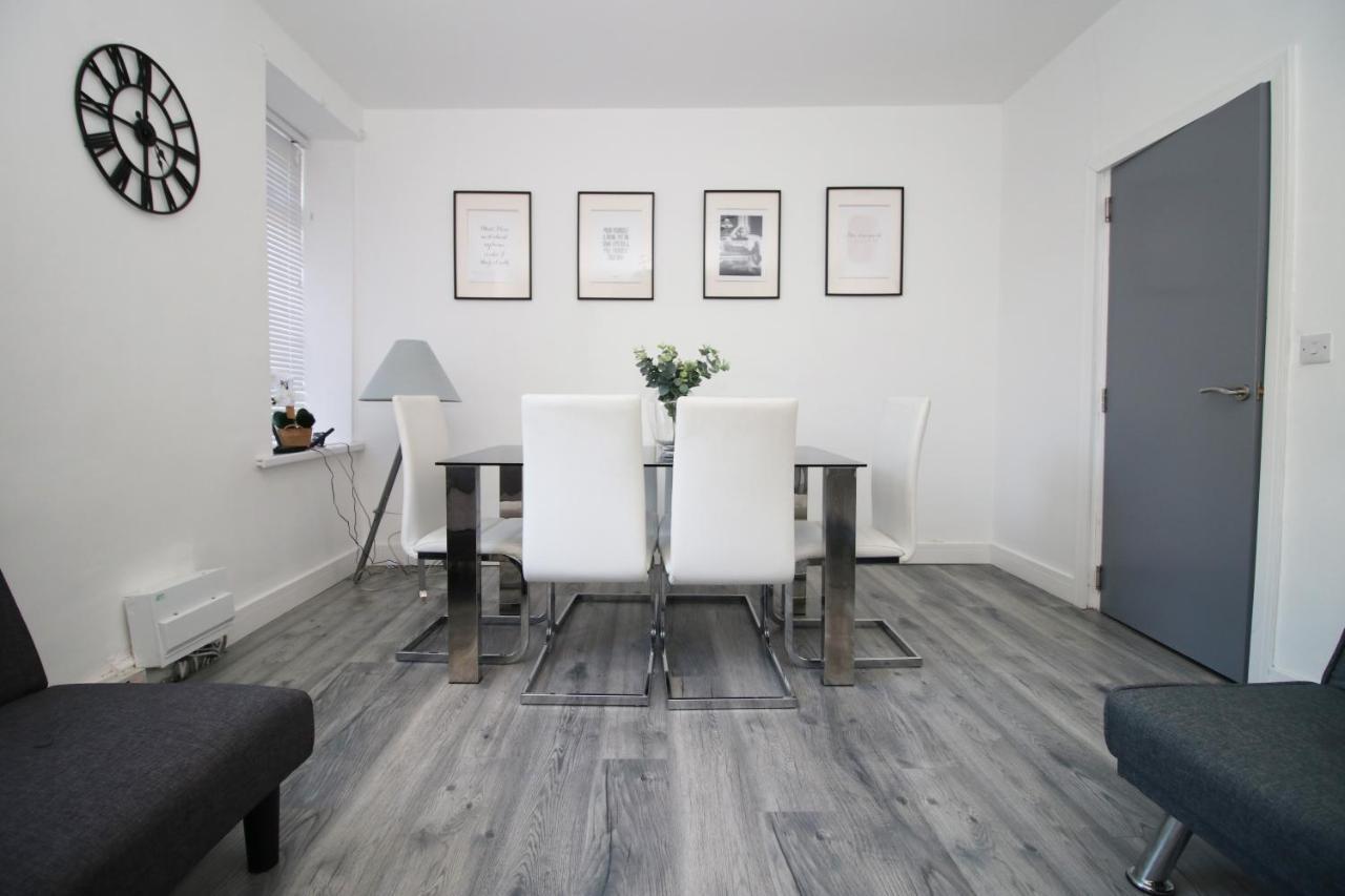 Executive Style 2 Bed Flat In Bridgend F2 Apartment Exterior foto