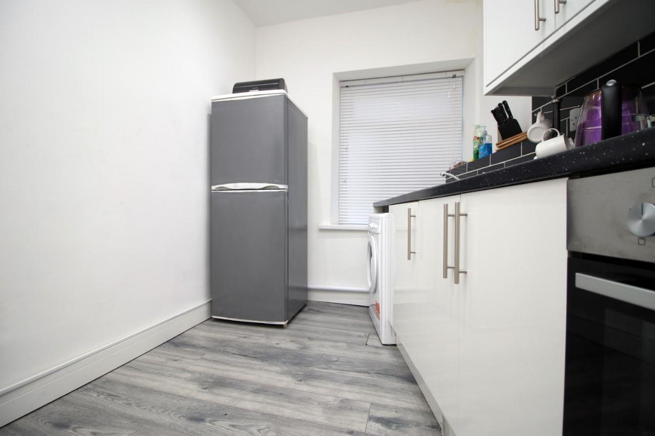Executive Style 2 Bed Flat In Bridgend F2 Apartment Exterior foto